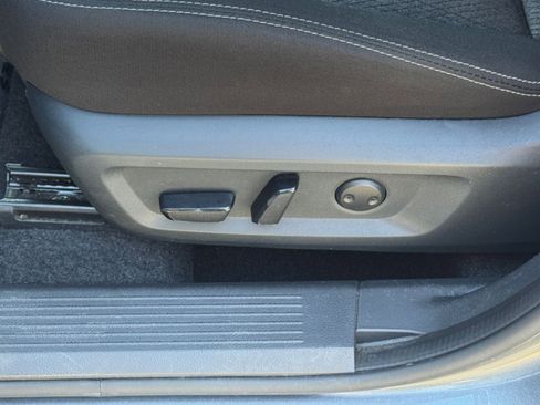 Used 2025 Nissan Rogue SV FWD image 22