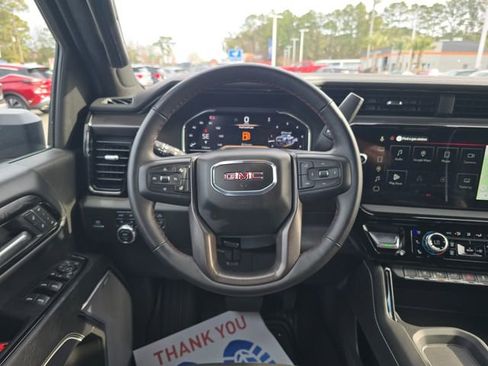 Used 2025 GMC Sierra 2500 AT4X image 13
