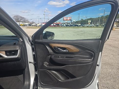 Used 2019 GMC Terrain SLE w/ Driver Convenience Package image 22