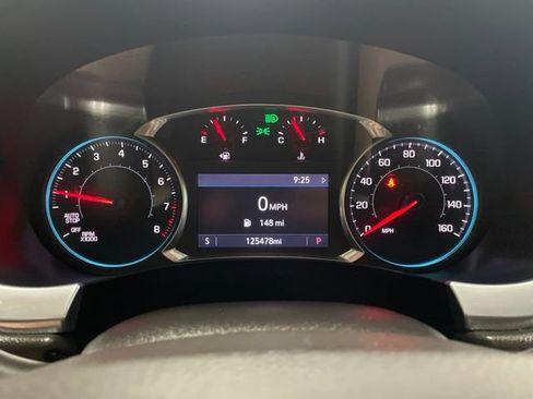 Used 2020 Chevrolet Traverse LT w/ Driver Confidence II Package AWD/4WD image 25