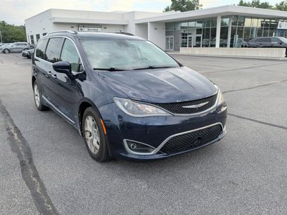 Used 2017 Chrysler Pacifica Touring-L Plus w/ Advanced Safetytec Group
