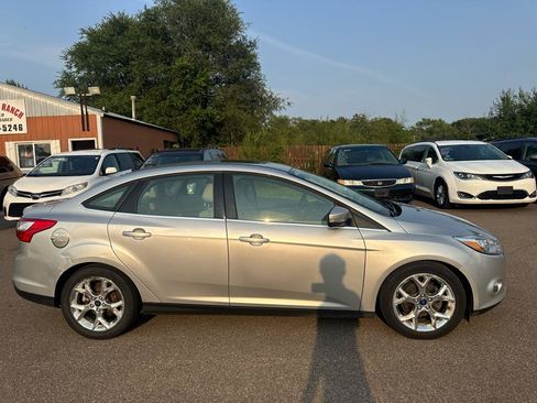 Used 2012 Ford Focus SEL FWD image 4