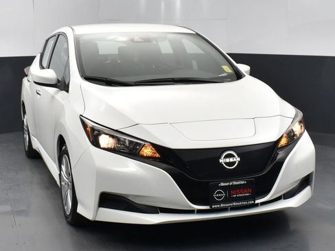 Used 2024 Nissan Leaf S image 2