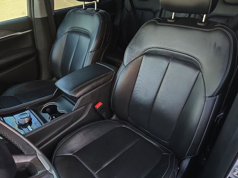 Used 2023 Jeep Grand Cherokee 30th Anniversary image 28