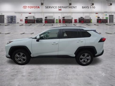 Used 2023 Toyota RAV4 XLE w/ Convenience Package FWD image 5