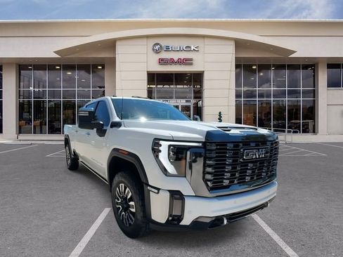 Certified 2024 GMC Sierra 2500 Denali Ultimate w/ Max Trailering Package AWD/4WD image 3