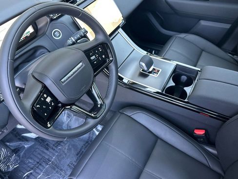 New 2026 Land Rover Range Rover Velar Dynamic SE image 4