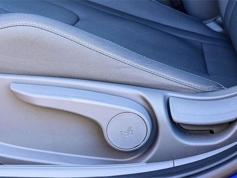 Certified 2025 Hyundai Elantra SEL image 22