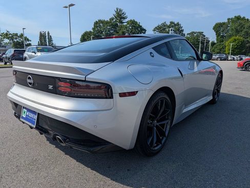 Used 2025 Nissan Z Performance w/ Floor Mat Package RWD image 6
