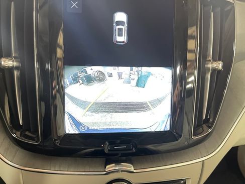 Certified 2023 Volvo XC60 B5 Plus w/ Climate Package AWD/4WD image 23
