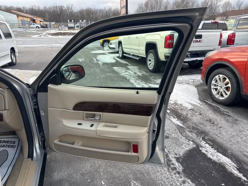 Used 2008 Mercury Grand Marquis GS image 25