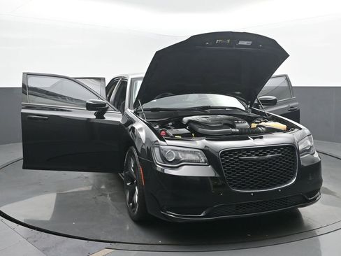 Used 2022 Chrysler 300 Touring w/ Sport Appearance Package RWD image 52
