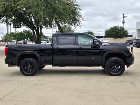 Certified 2021 GMC Sierra 2500 AT4 w/ AT4 Premium Plus Package AWD/4WD image 8