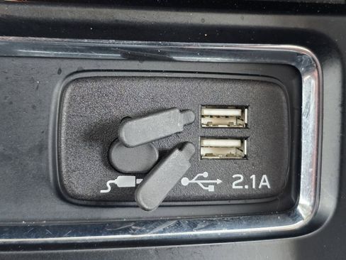 Used 2022 Subaru Ascent Limited w/ Technology Package image 31