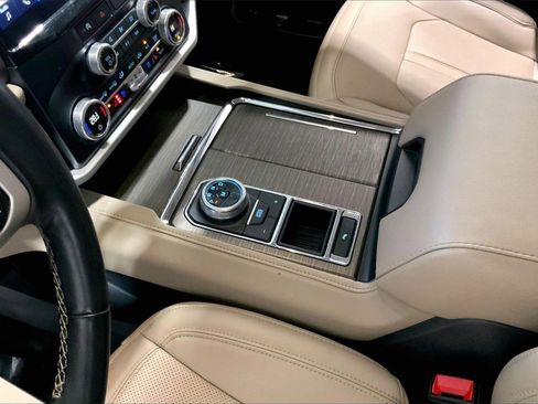 Used 2024 Ford Expedition Max Limited image 17