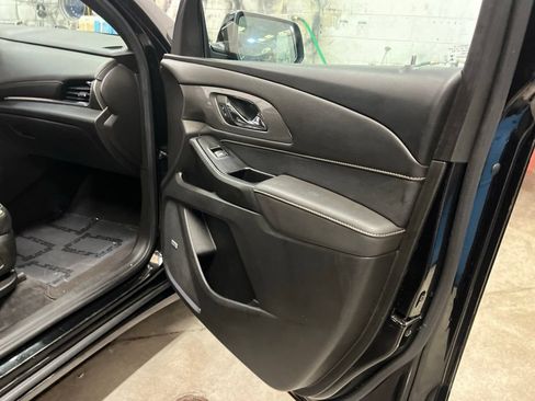 Used 2023 Chevrolet Traverse Premier w/ Redline Edition FWD image 41