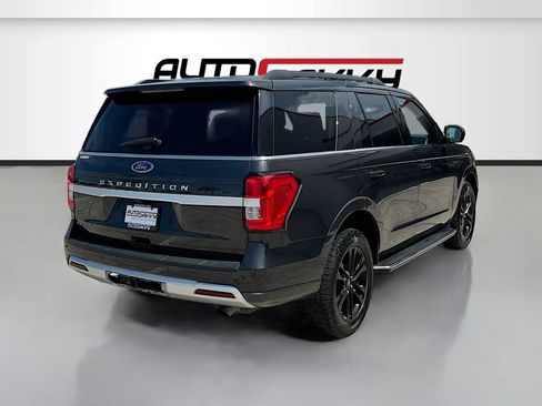 Used 2023 Ford Expedition XLT RWD image 7