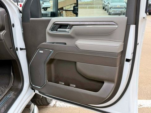 Certified 2024 Chevrolet Silverado 2500 LTZ w/ LTZ Plus Package image 22