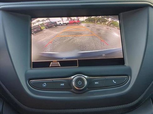 Used 2023 Chevrolet TrailBlazer LT FWD image 13