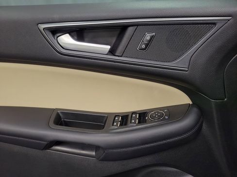 Used 2024 Ford Edge SE image 18