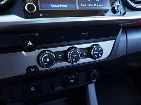 Used 2022 Toyota Tacoma SR5 RWD image 9