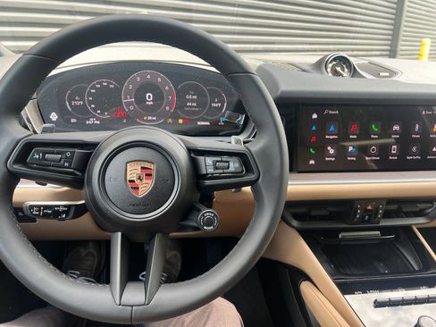 New 2025 Porsche Cayenne Coupe image 18