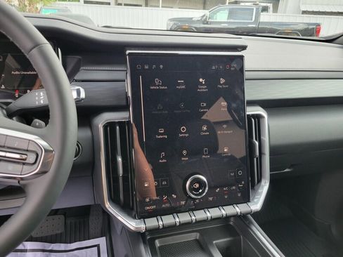 New 2025 GMC Acadia Elevation w/ Elevation Premium Package image 18