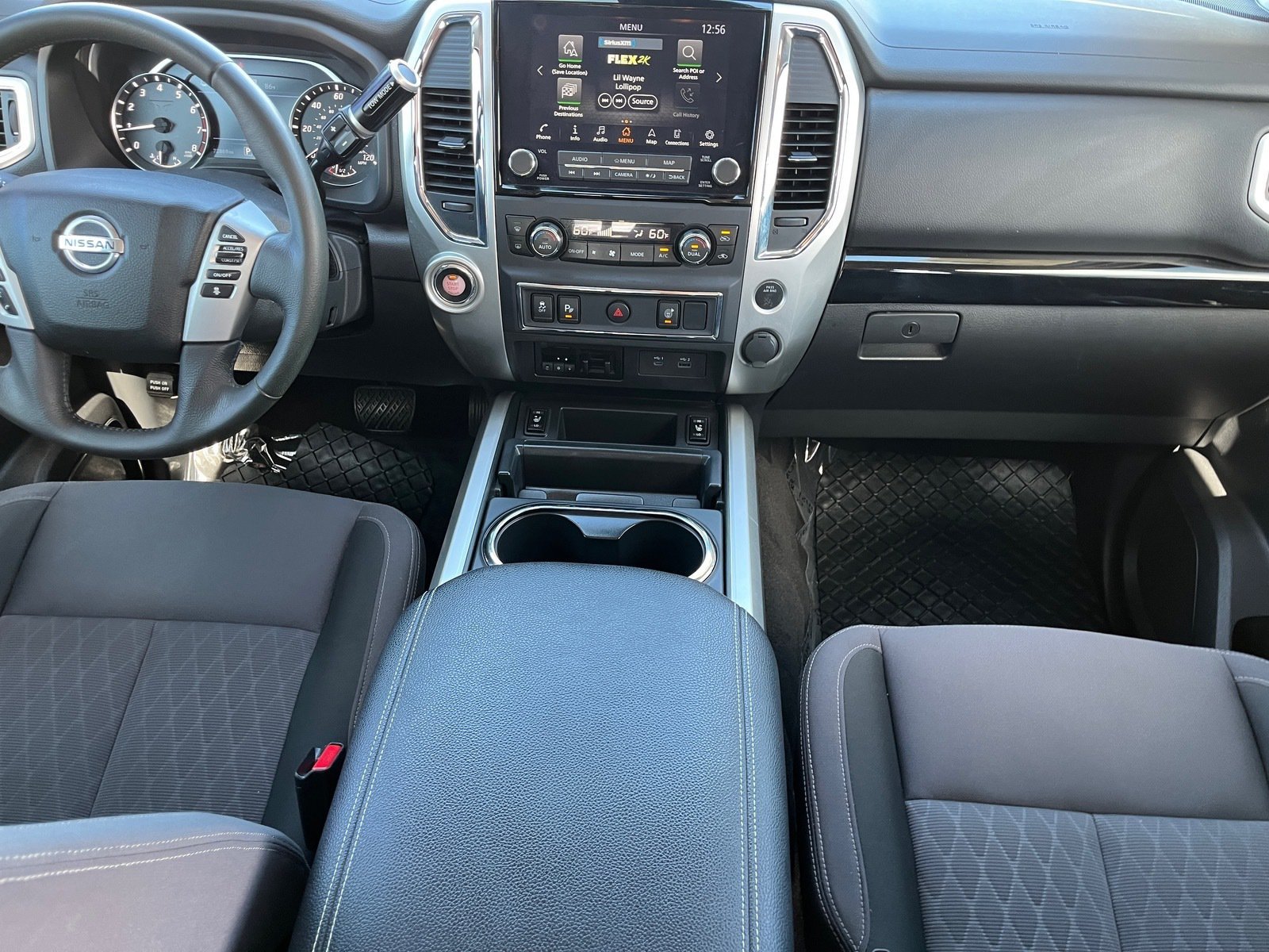 Used 2020 Nissan Titan SV w/ SV Convenience Package RWD image 14