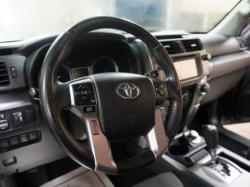 Used 2016 Toyota 4Runner SR5 image 12