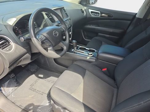 Used 2018 Nissan Pathfinder SV AWD/4WD image 19
