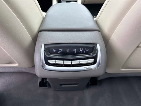 Used 2020 Cadillac XT6 Premium Luxury image 15