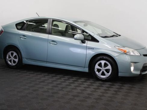 Used 2014 Toyota Prius Two FWD image 3
