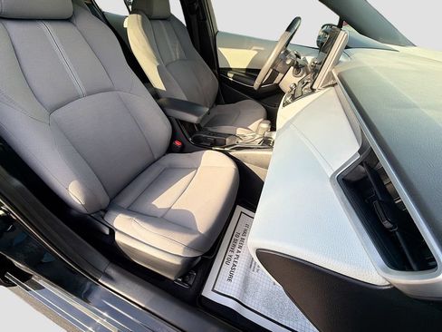 Used 2024 Toyota Corolla SE w/ SE Premium Package FWD image 13