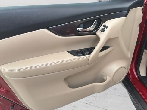 Used 2019 Nissan Rogue SV FWD image 19