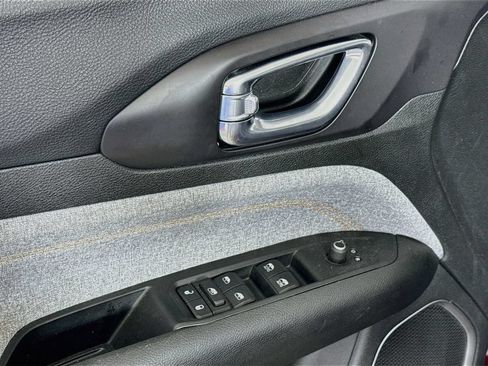 Used 2022 Jeep Compass Sport FWD image 17