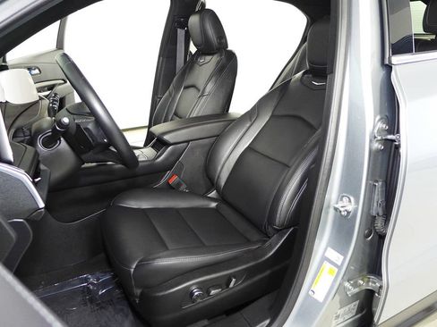 Used 2025 Cadillac XT4 Premium Luxury FWD image 22