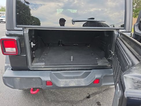 Used 2018 Jeep Wrangler Unlimited Rubicon AWD/4WD image 27
