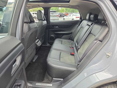 Used 2024 Nissan Ariya AWD image 11