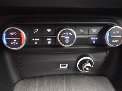 Used 2018 Alfa Romeo Stelvio Ti AWD/4WD image 28