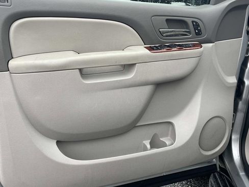 Used 2013 Chevrolet Tahoe LT w/ Luxury Package image 18