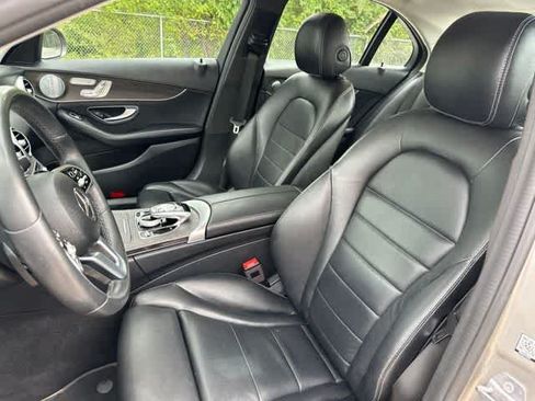 Used 2019 Mercedes-Benz C 300 4MATIC Sedan image 4