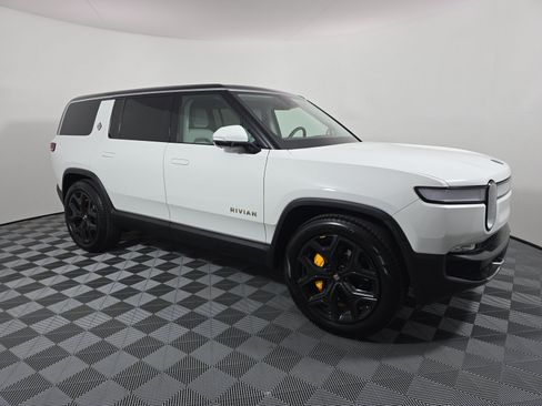 Used 2023 Rivian R1S Adventure AWD/4WD image 7