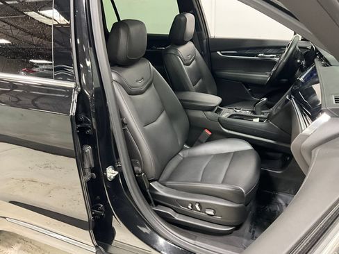 Used 2024 Cadillac XT6 Premium Luxury AWD/4WD image 9