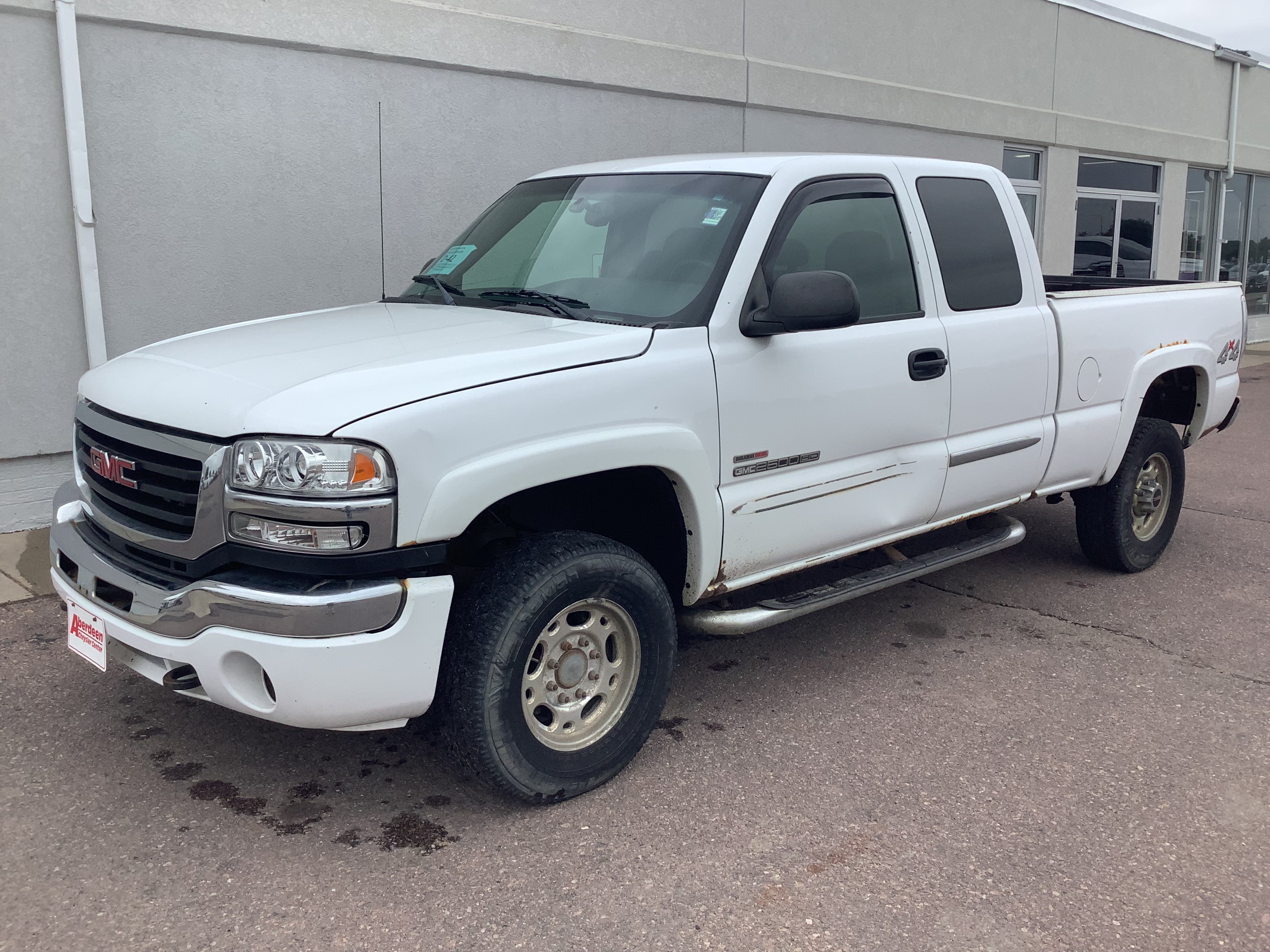 Used 2004 GMC Sierra 2500 SLE w/ Heavy-Duty Power Package AWD/4WD image 2