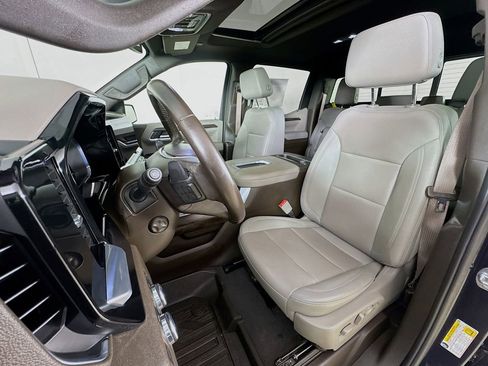 Used 2022 GMC Sierra 1500 SLT w/ SLT Convenience Package image 12