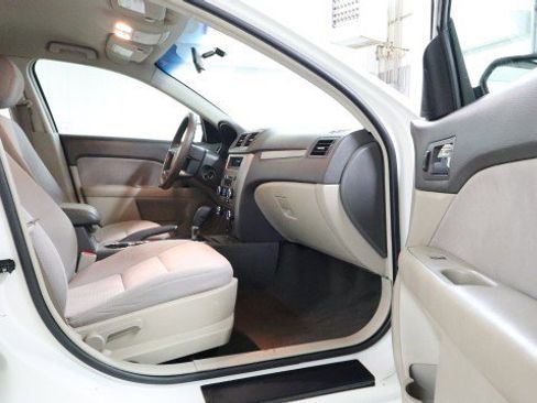 Used 2011 Ford Fusion SE image 10