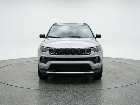 Used 2025 Jeep Compass Limited AWD/4WD image 2