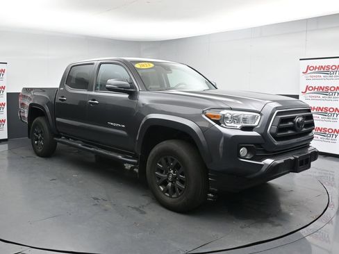 Used 2023 Toyota Tacoma SR5 AWD/4WD image 2