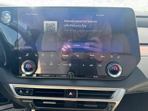 Used 2024 Lexus RX 350 AWD w/ Convenience Package image 27