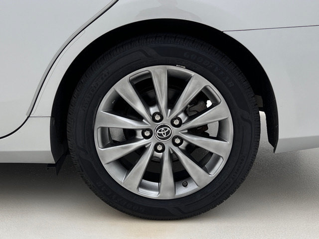 Used 2015 Toyota Camry XLE w/ Moonroof Package FWD image 27